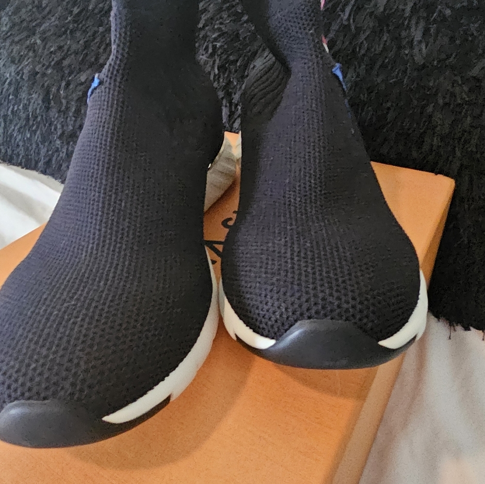 SOLD•••Louis Vuitton Black Heart Sock Sneakers